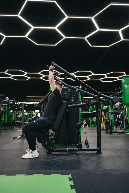 Máquina de press de hombros UR-U030 - UpForm